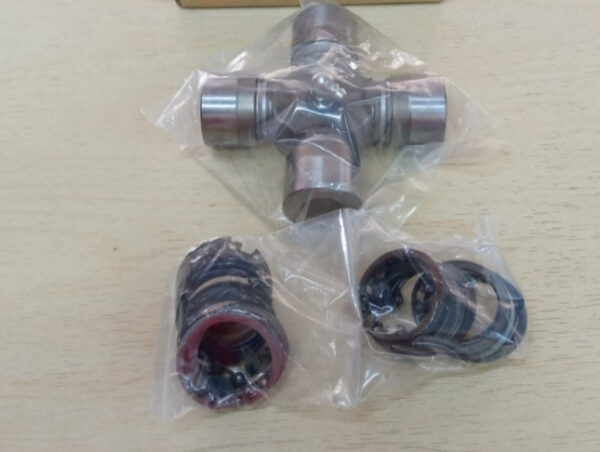 Mafsal İstavrozu Mıtsubıshı Canter 3.6l Fe515 00- 3.9l Fe449 93-99 Ölçü: Dıştan Segmanlı Boy:102 X Kafa Çapı:31.75 - MB000154-MB293448-MC834856