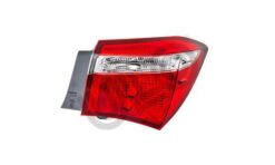 Stop Lambası Dış Sağ Toyota Corolla 1.4l 1ndtv Nde180 13-16. 1.6l 1zr-fe Zre181 13-16. 1.33l 1nr-fe Nre180 13-16 - 81551-02760