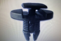 Kapı Döşeme İzolatör Ve Davlumbaz Klipsi Renault / Ön Panjur Klipsi Pejo-cıtroen Egea-clıo Iv - 8565.53